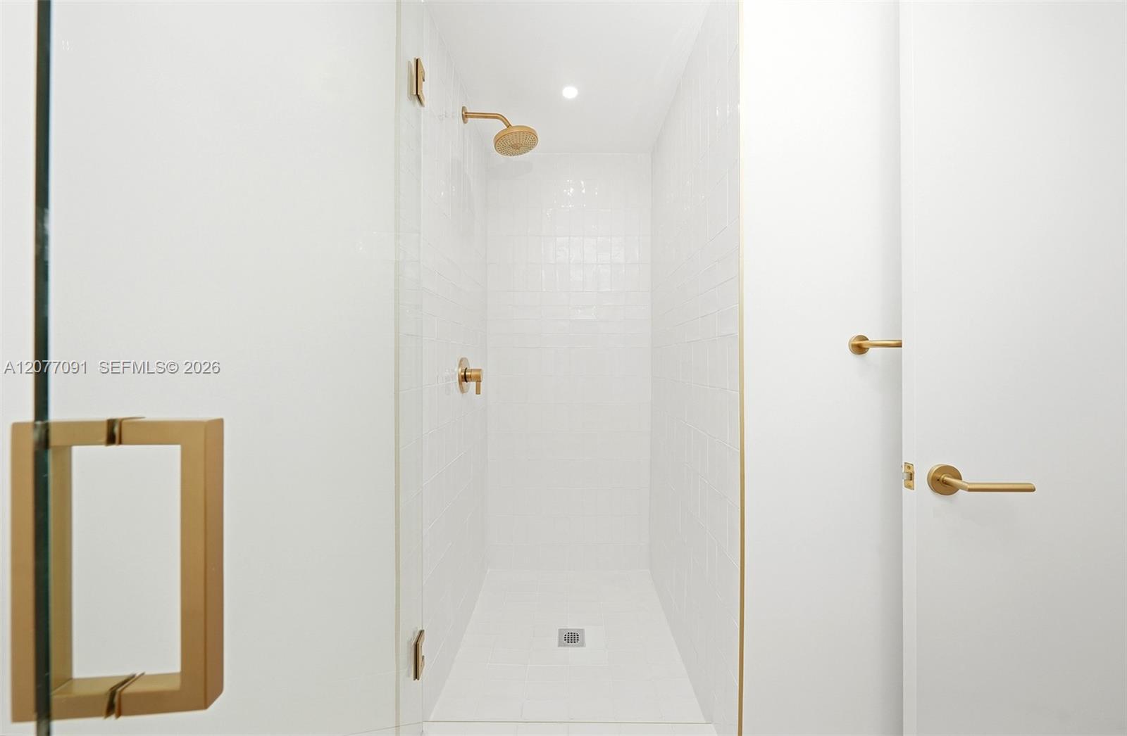 90 Ne 32nd 411 Property Photo 14