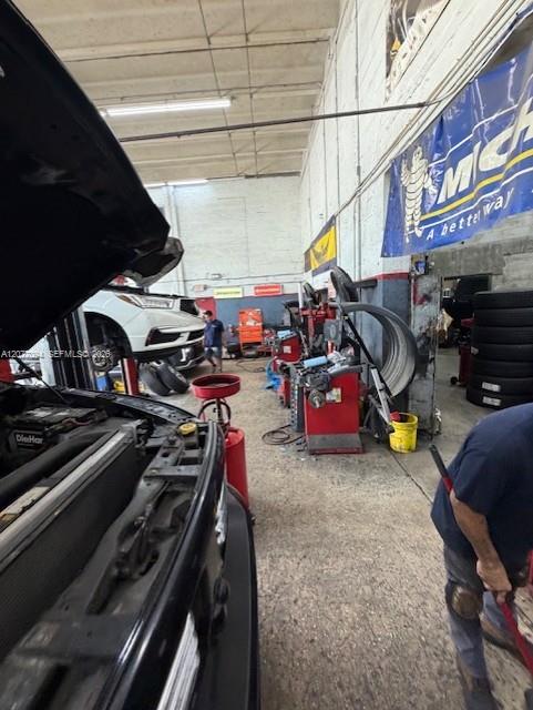 Established Tire/mechanic Shop Property Photo 3