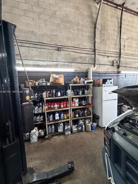 Established Tire/mechanic Shop Property Photo 6