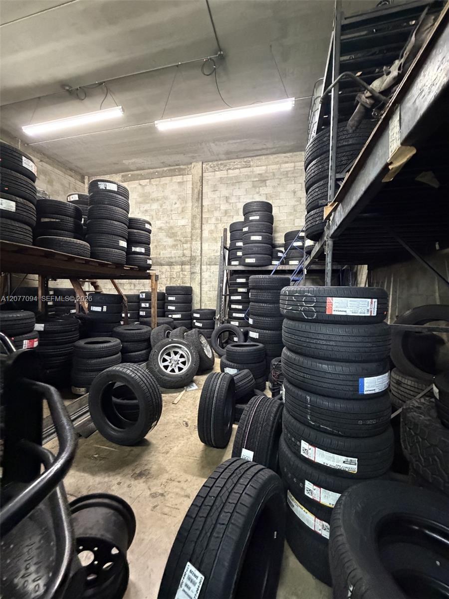 Established Tire/mechanic Shop Property Photo 13