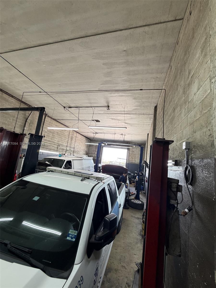 Established Tire/mechanic Shop Property Photo 17
