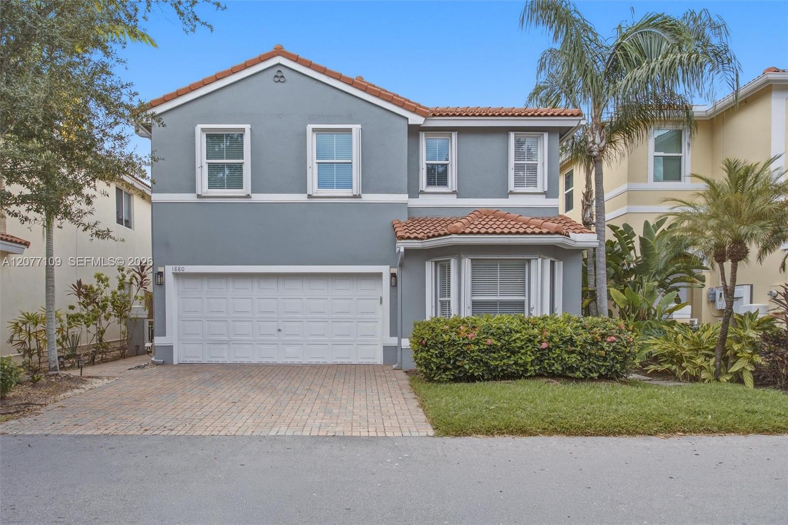 1880 Sweetbay Way Property Photo 1