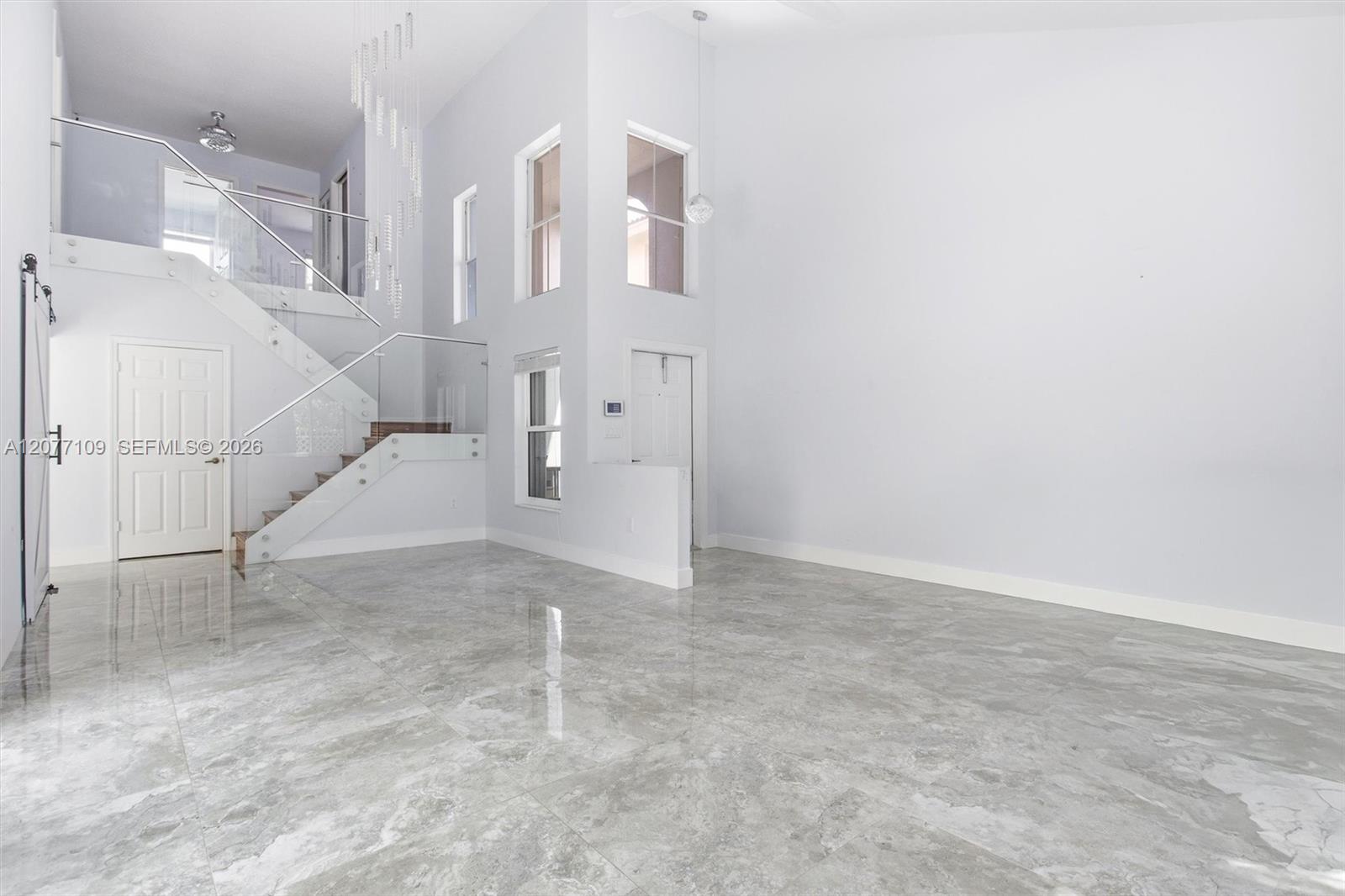 1880 Sweetbay Way Property Photo 6