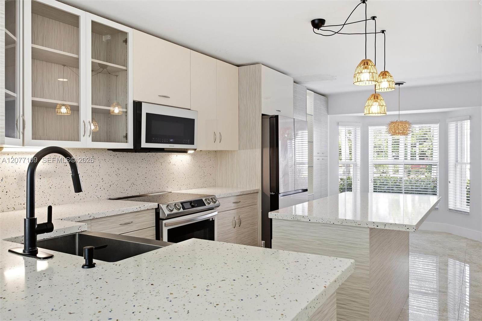 1880 Sweetbay Way Property Photo 14