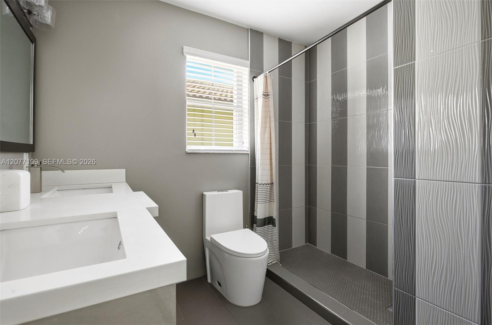 1880 Sweetbay Way Property Photo 29