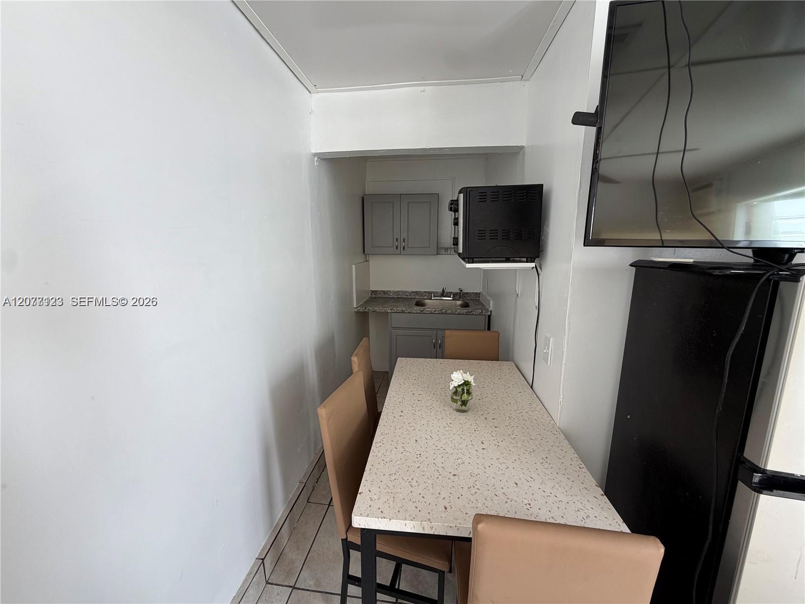 A12077123 Property Photo 3