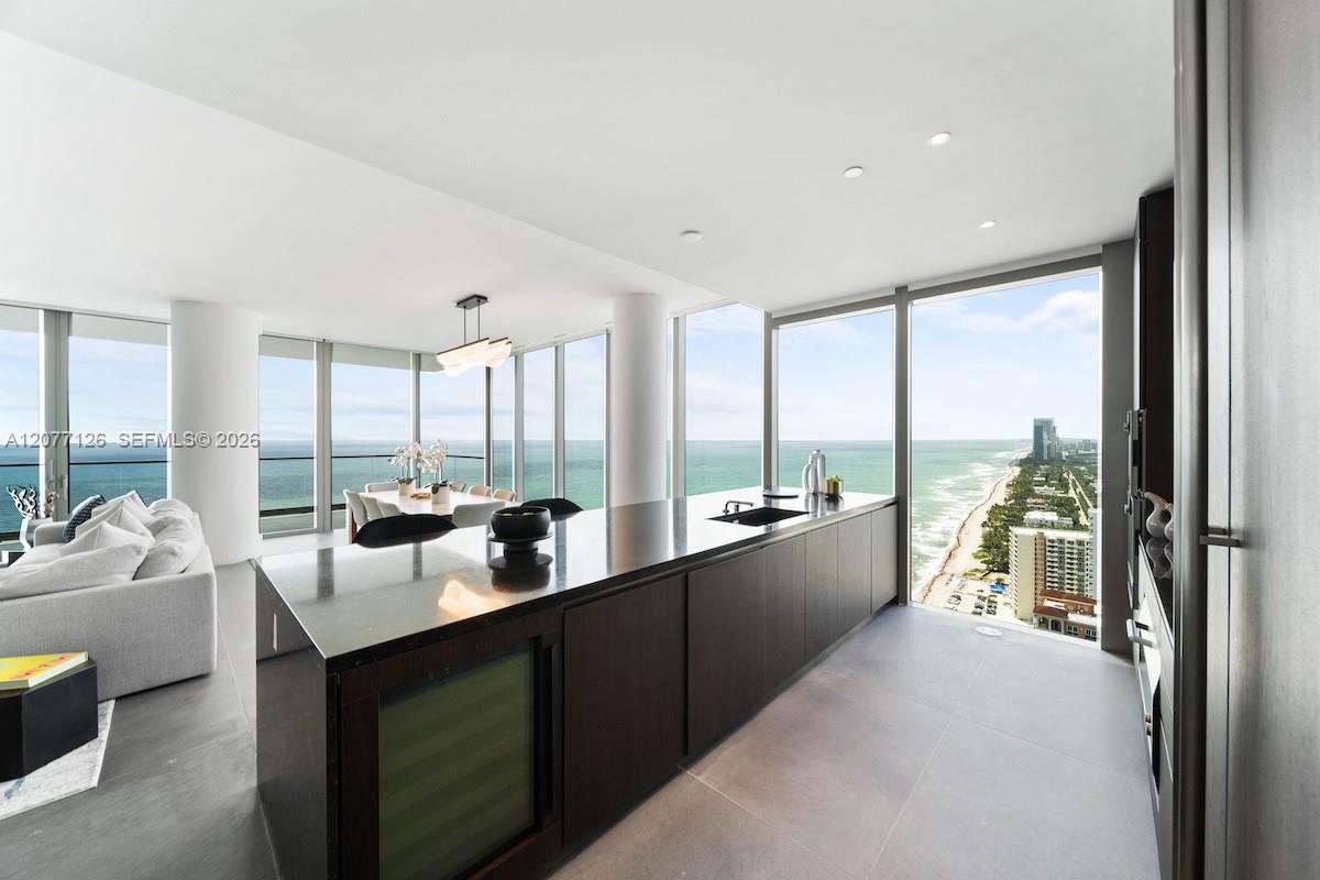 2000 S Ocean Drive 31b Property Photo 6