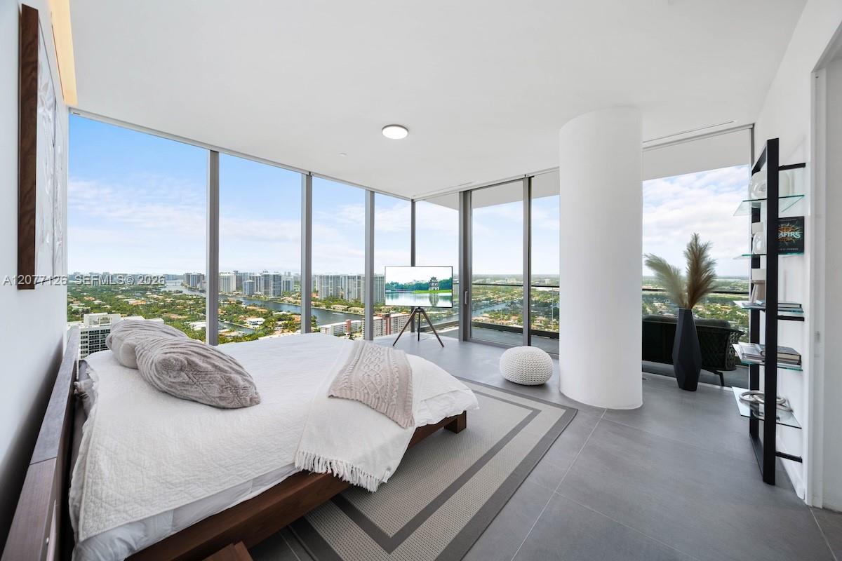 2000 S Ocean Drive 31b Property Photo 11