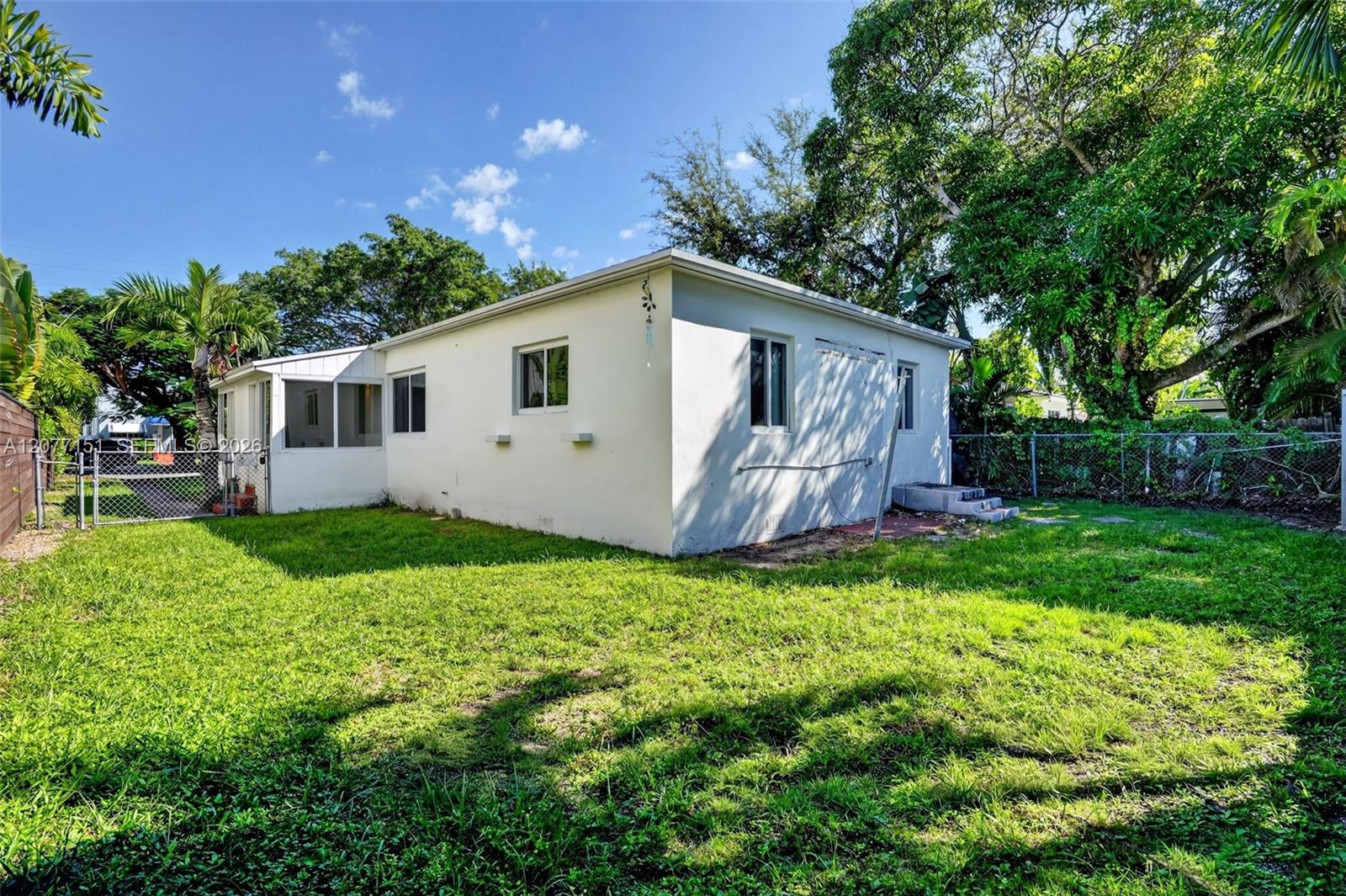 A12077151 Property Photo 17