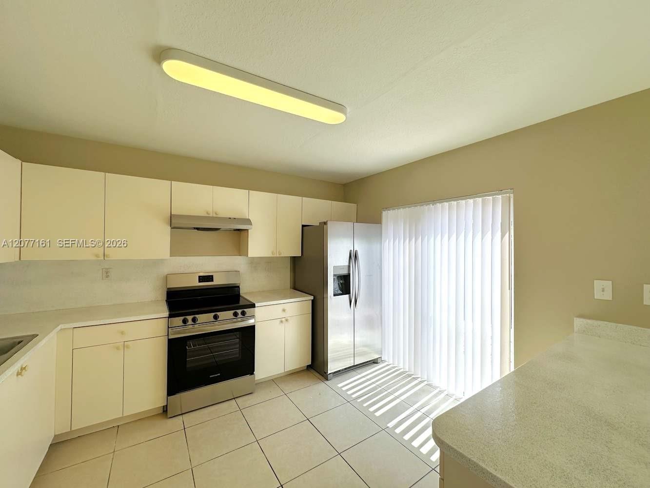 A12077161 Property Photo 5