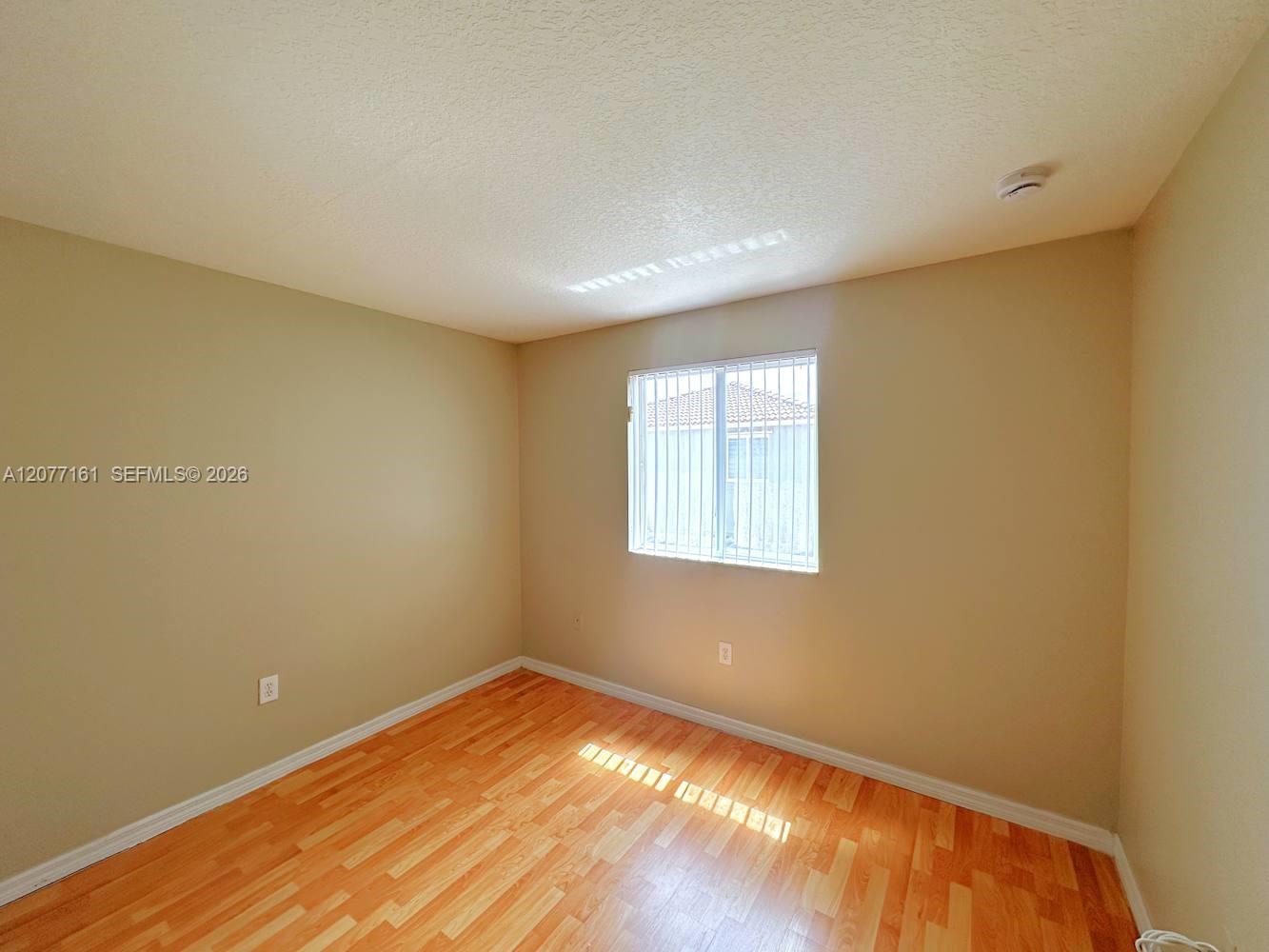 A12077161 Property Photo 11