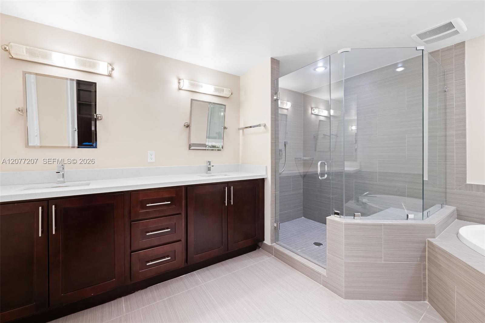 2110 N Ocean Boulevard 7b Property Photo 18