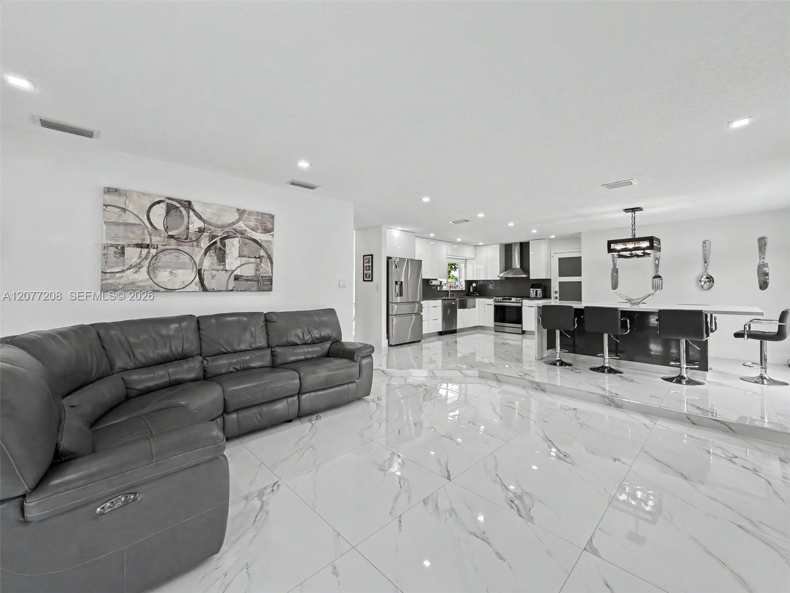 14111 Sw 75th Street Property Photo 6