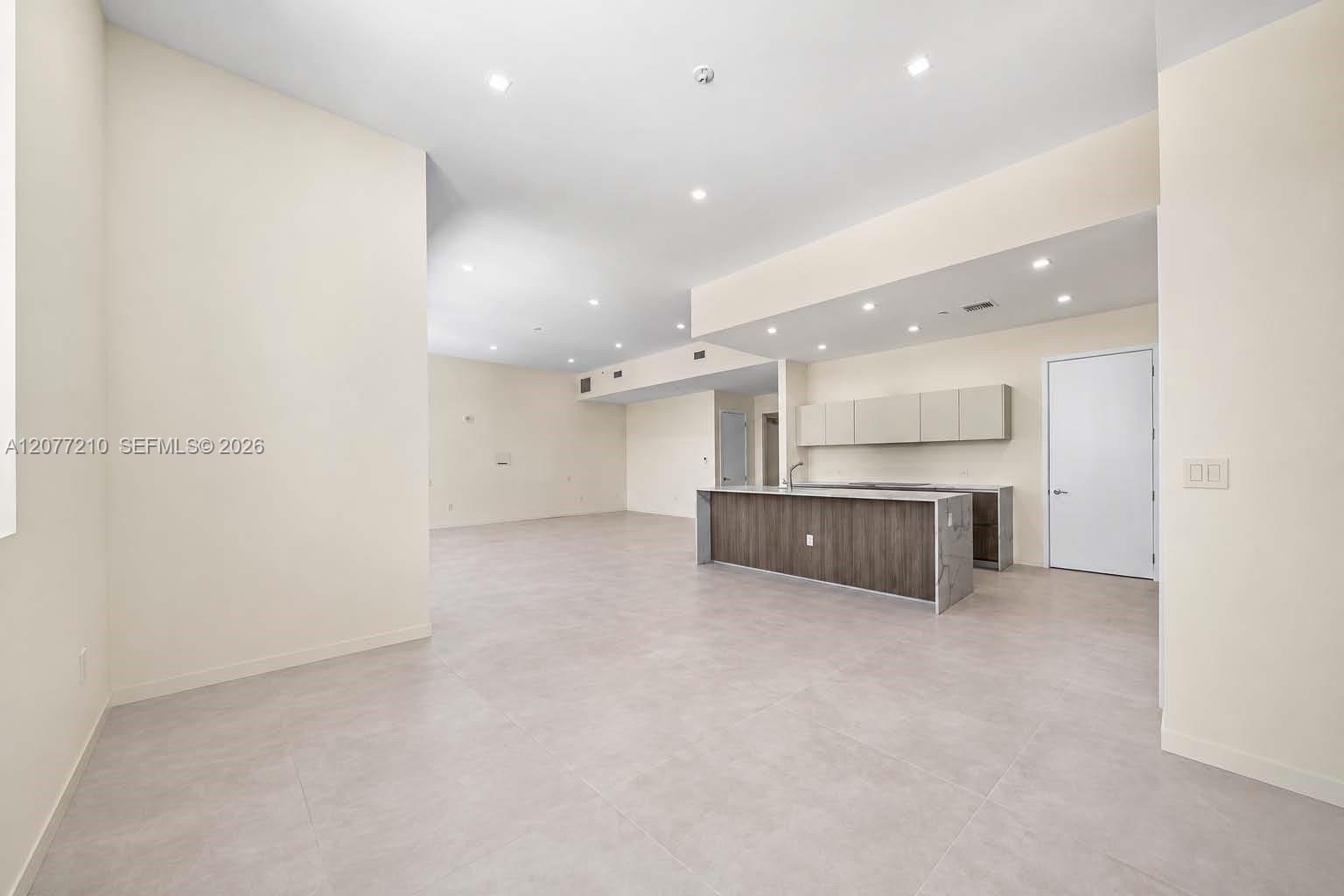 275 Giralda Avenue 6a Property Photo 8