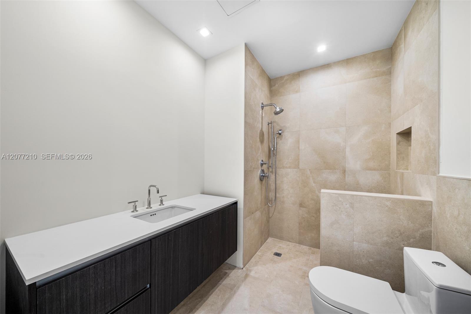 275 Giralda Avenue 6a Property Photo 14