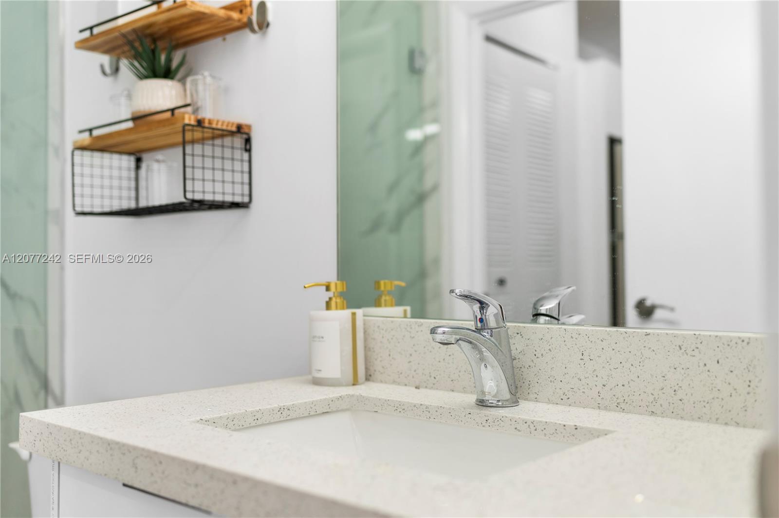 136 Nw 26th Street 207 Property Photo 12