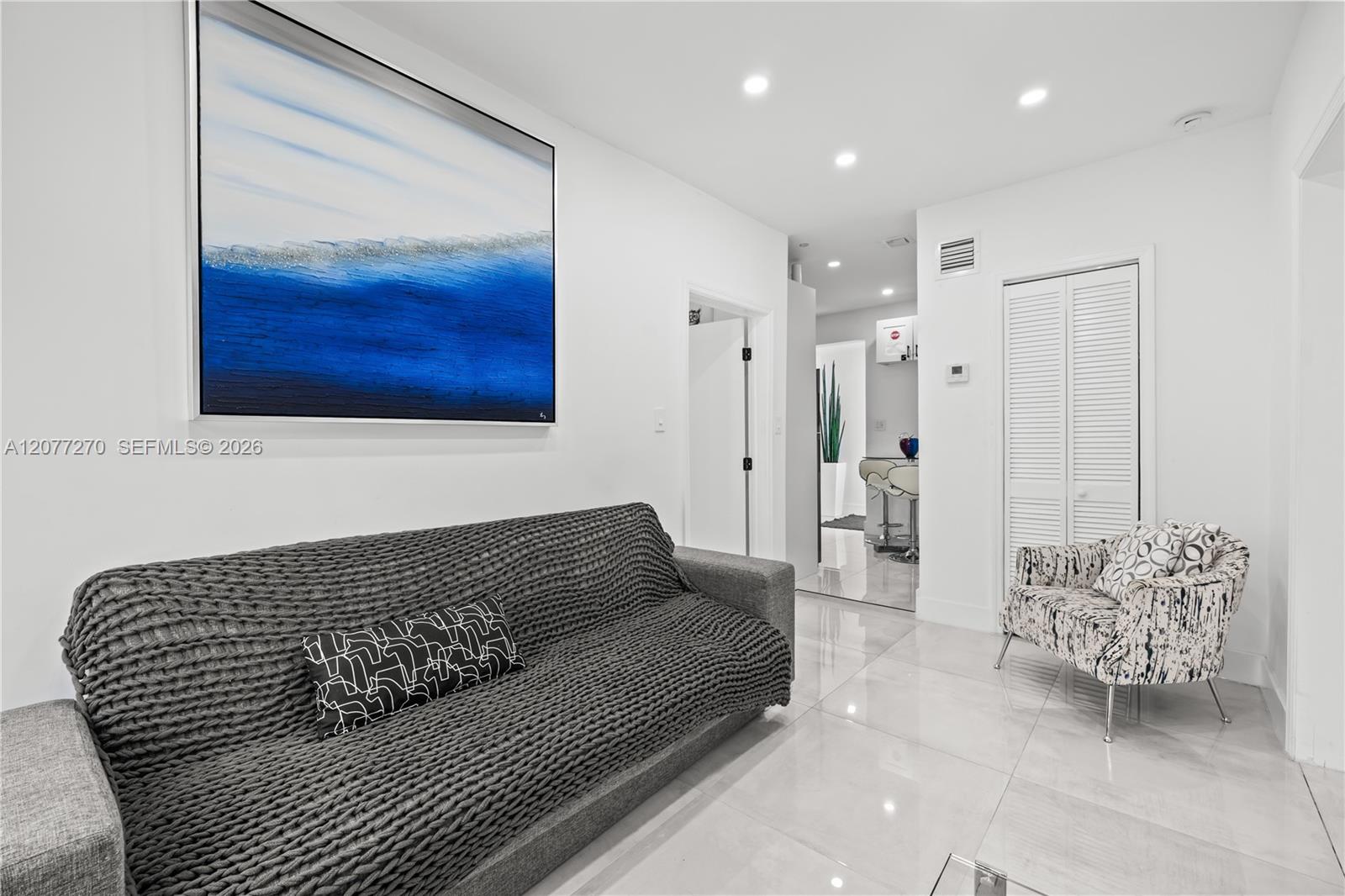 52 Ne 47th Street Property Photo 2