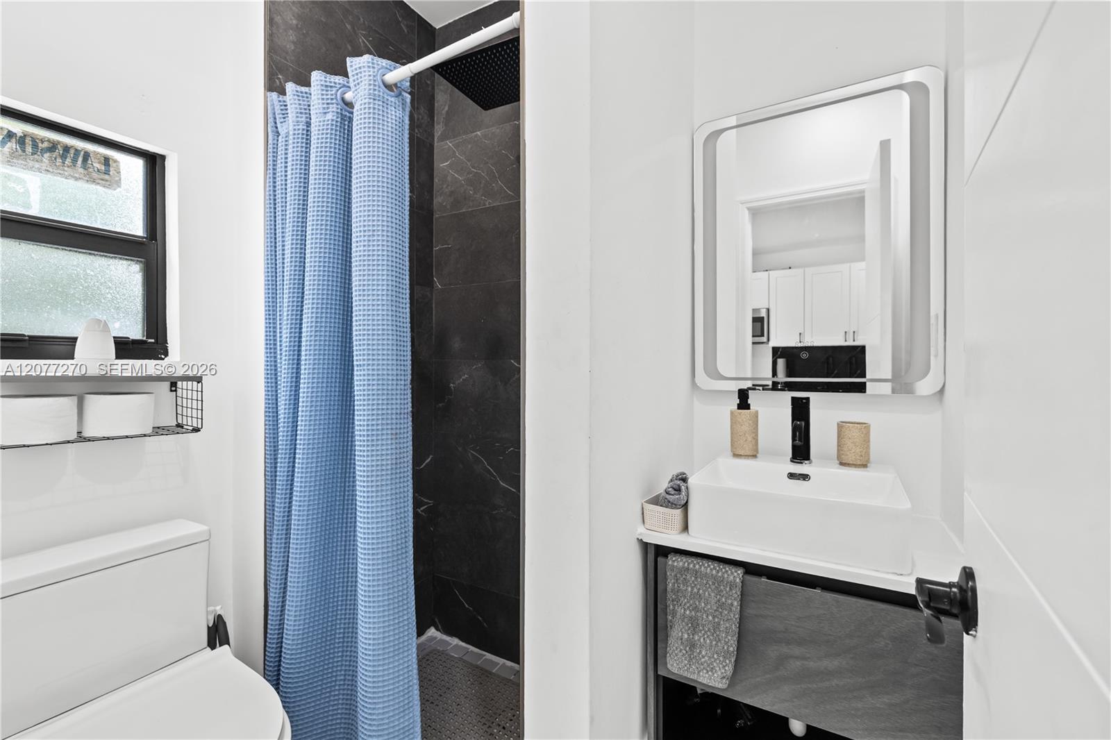 52 Ne 47th Street Property Photo 31