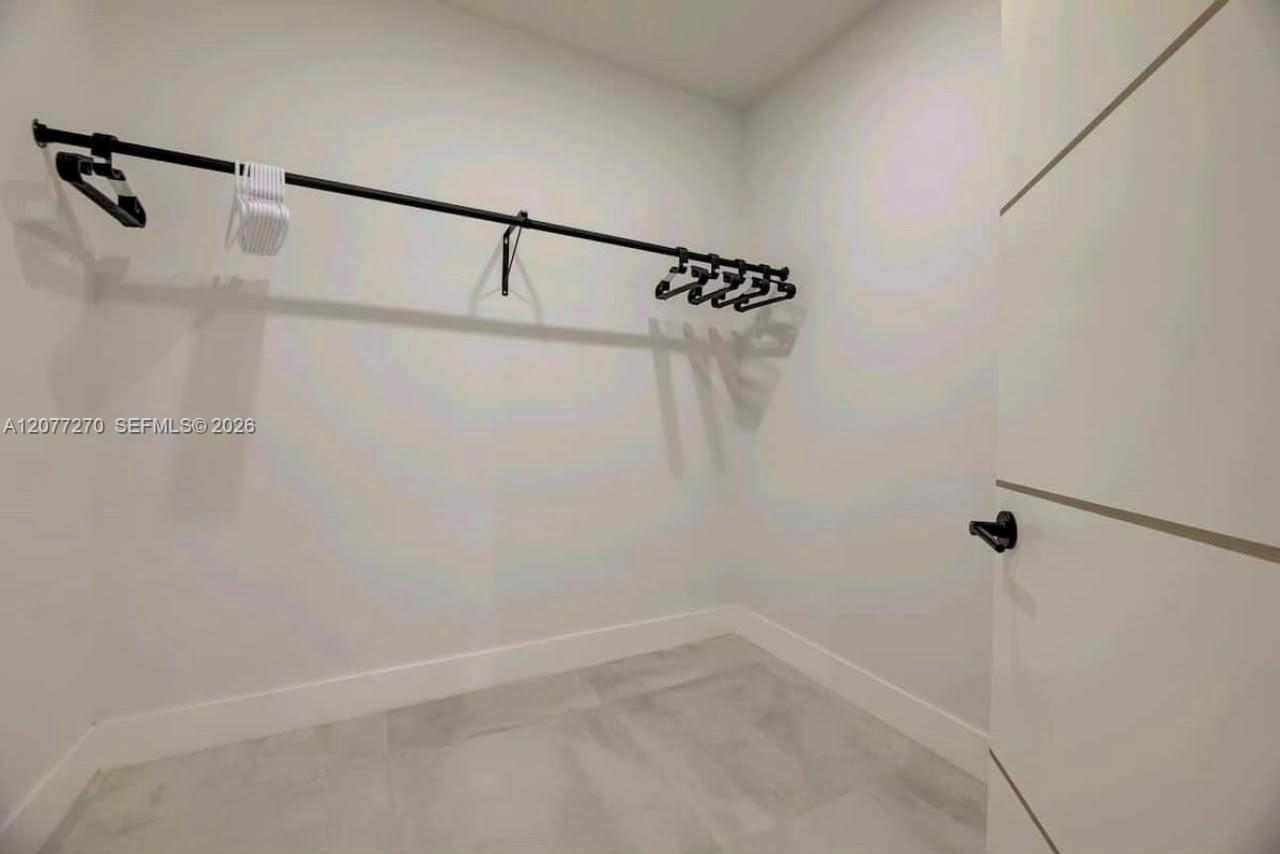 52 Ne 47th Street Property Photo 34