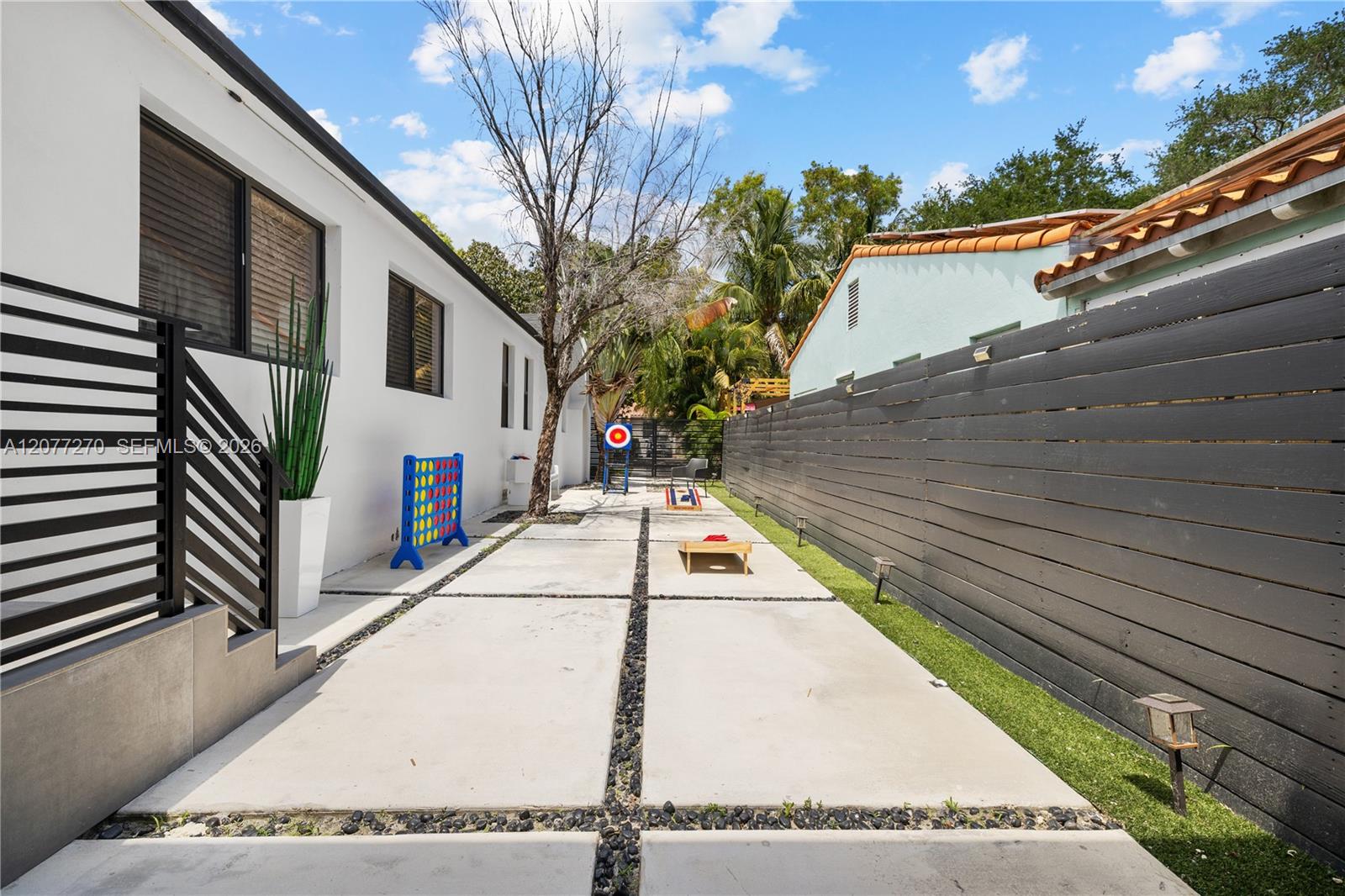 52 Ne 47th Street Property Photo 38