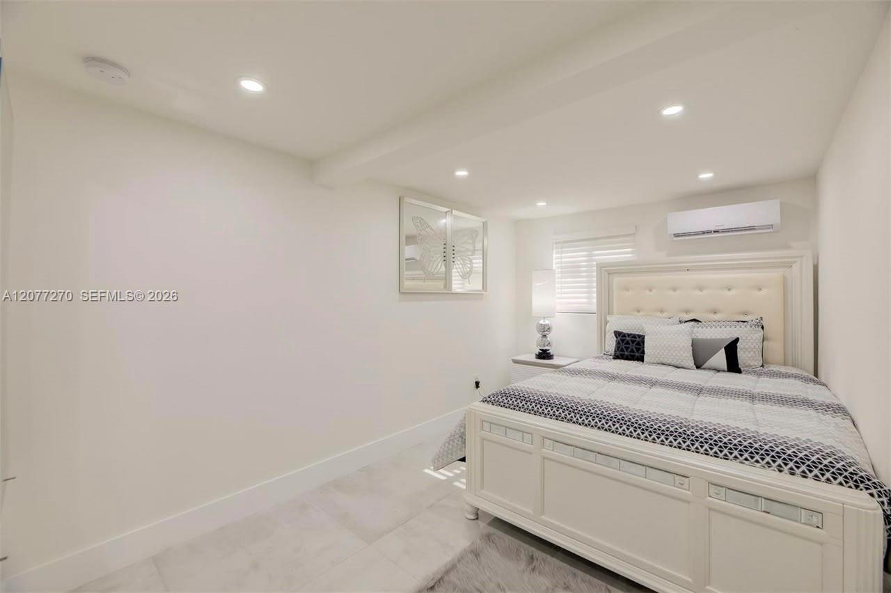52 Ne 47th Street Property Photo 48