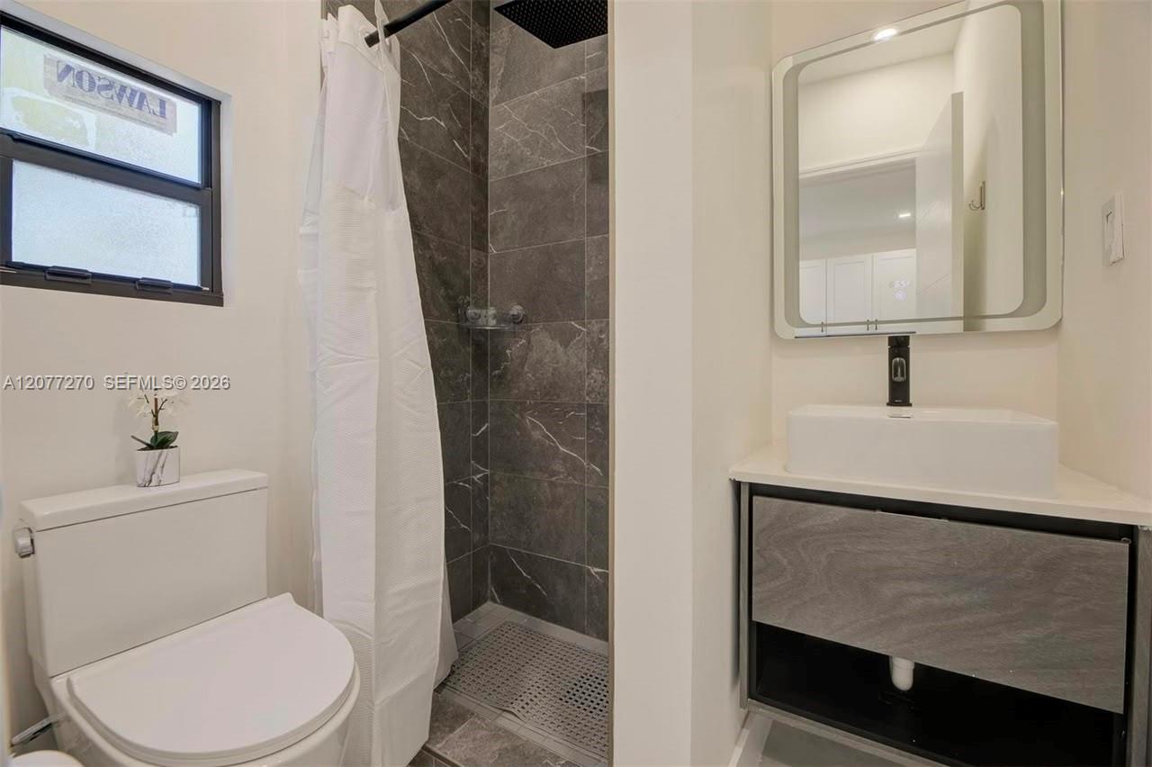 52 Ne 47th Street Property Photo 50
