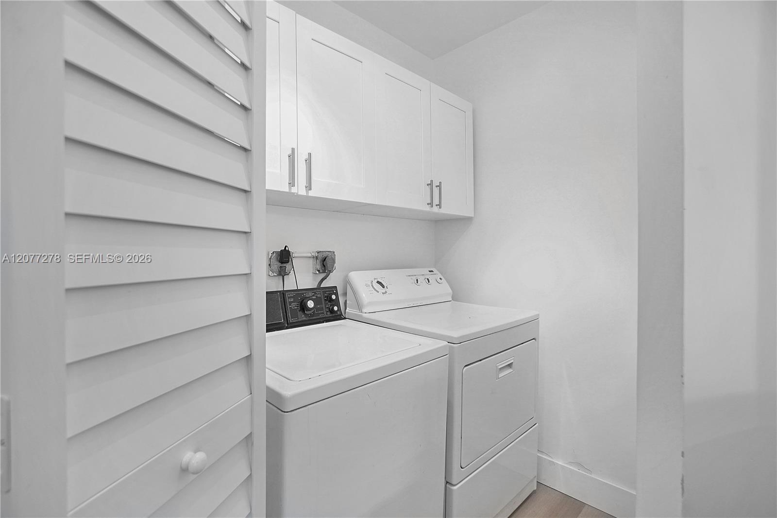 9273 Collins Avenue 309 Property Photo 15