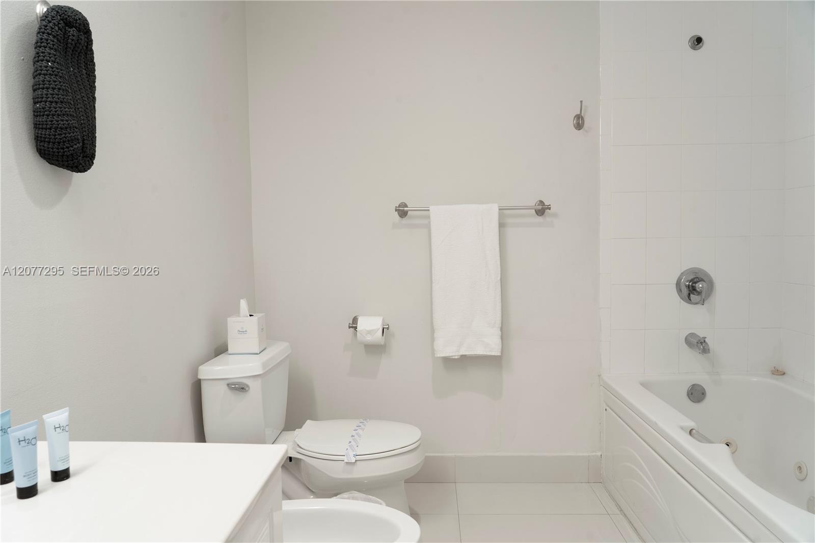 17050 N Bay Road 406 Property Photo 23