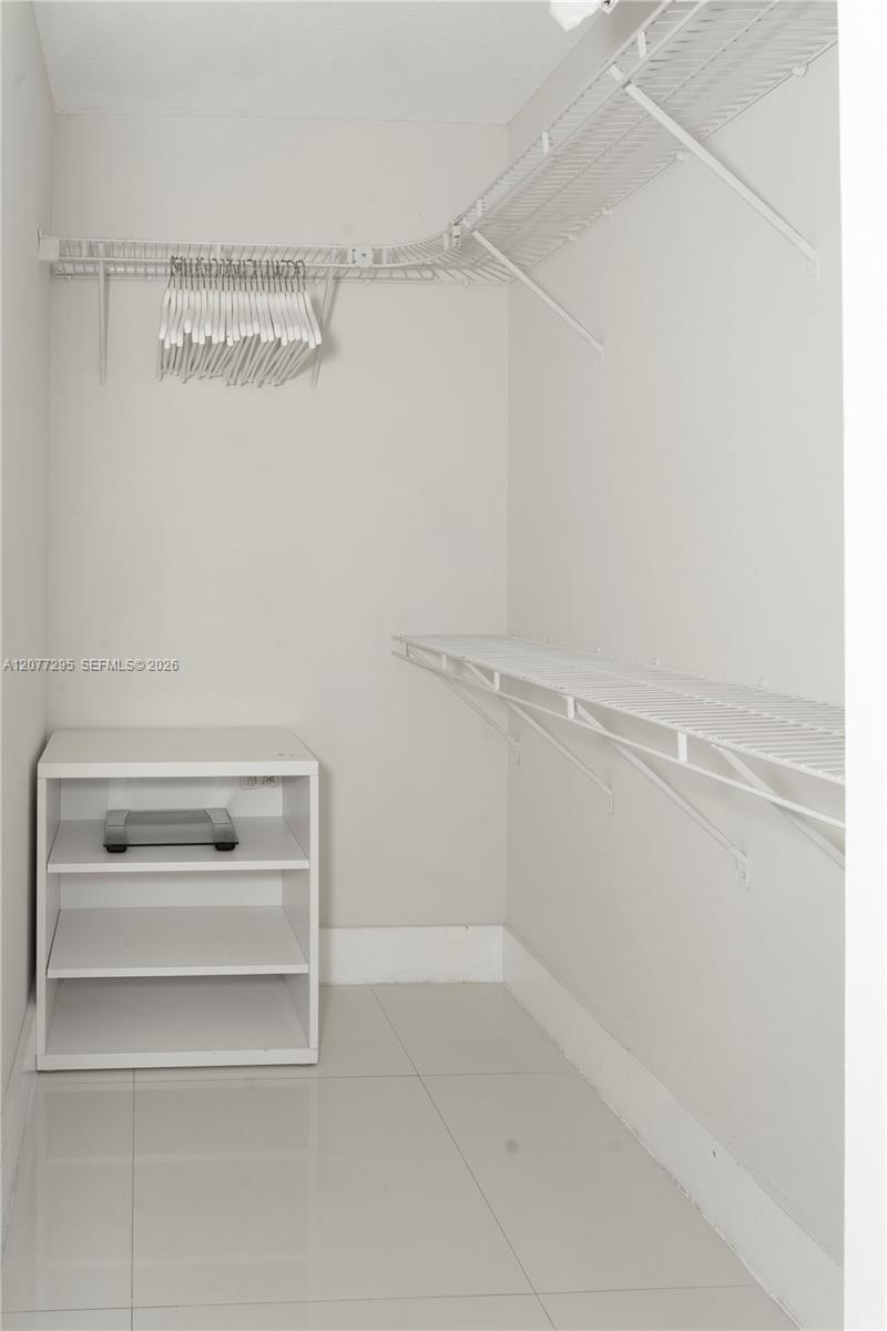 17050 N Bay Road 406 Property Photo 26
