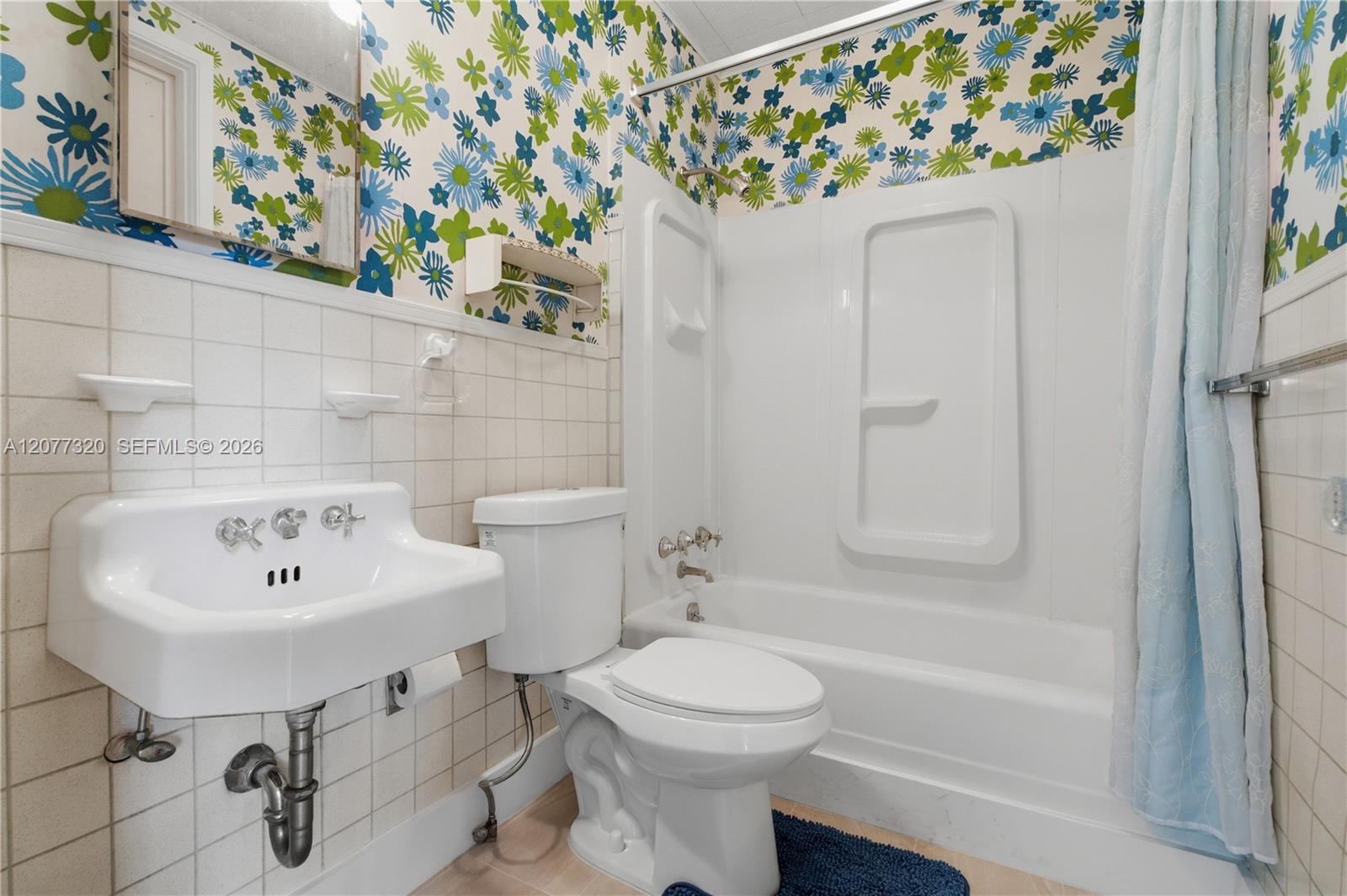 665 N Greenway Drive Property Photo 28