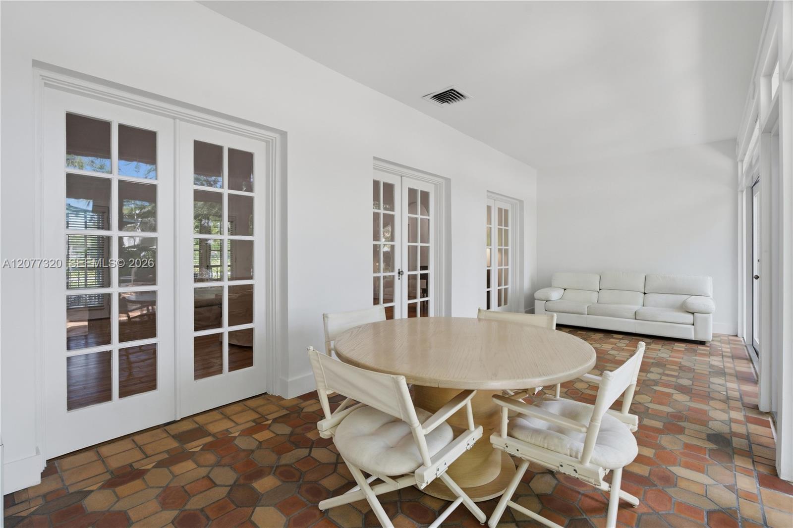 665 N Greenway Drive Property Photo 29