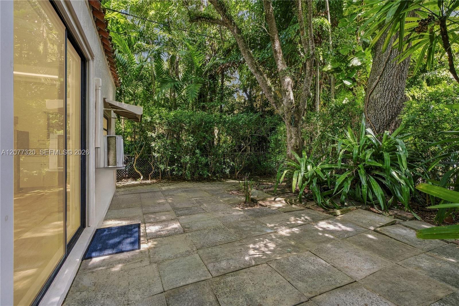 665 N Greenway Drive Property Photo 32