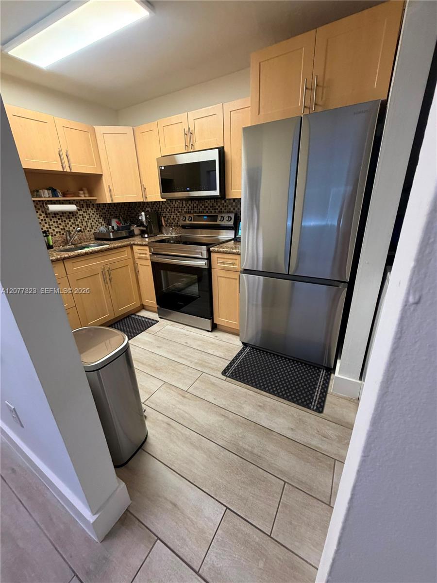 13241 Sw 17th Lane 23-3 Property Photo 6