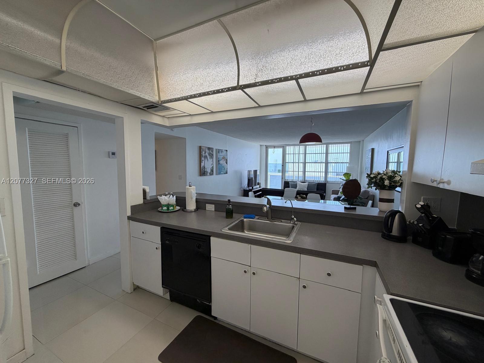 3725 S Ocean Drive 1517 Property Photo 5