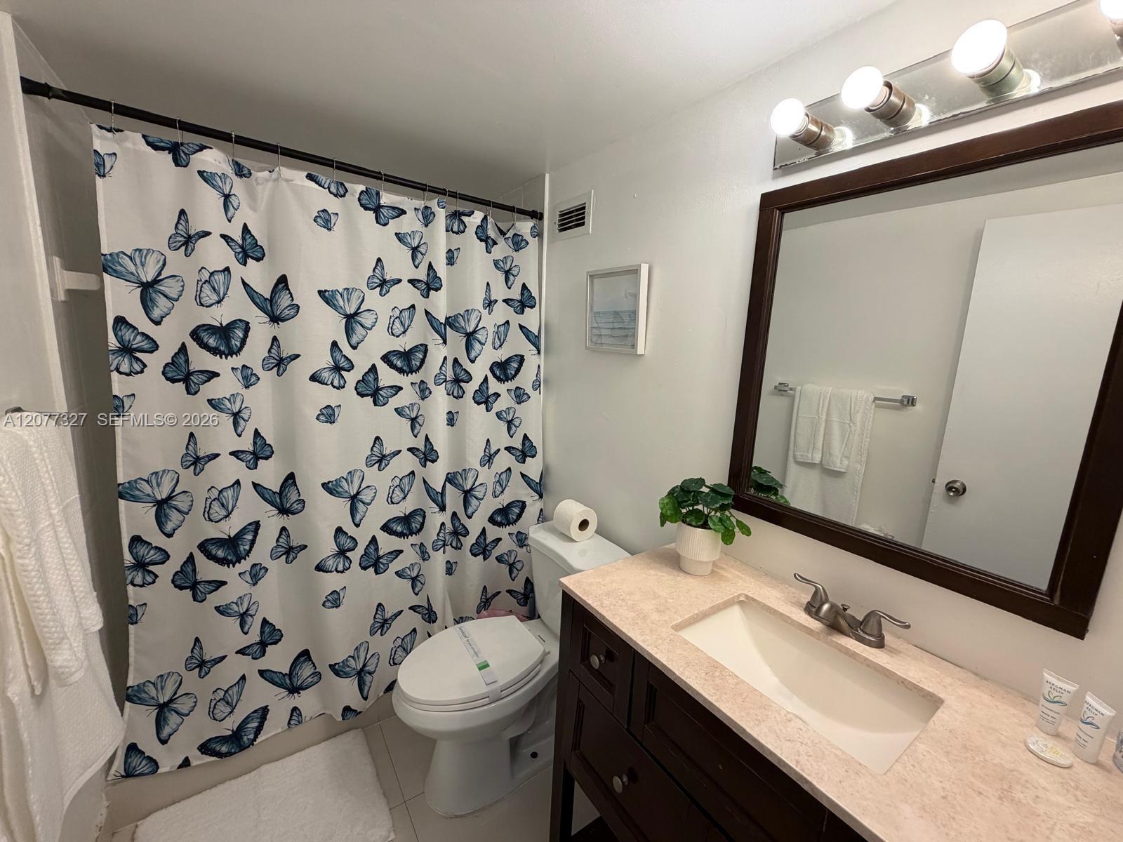 3725 S Ocean Drive 1517 Property Photo 18