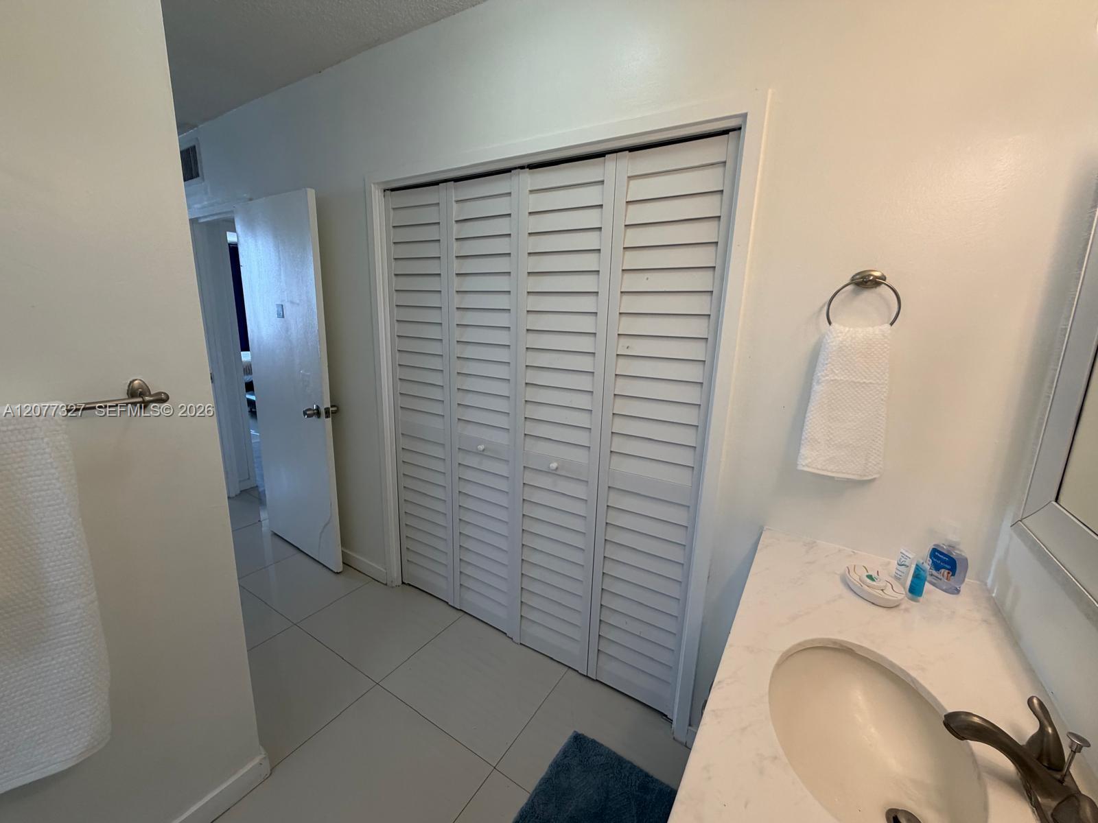 3725 S Ocean Drive 1517 Property Photo 44