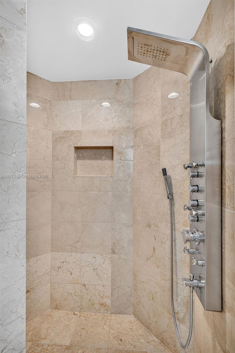 111 Se 8th Avenue 705 Property Photo 43