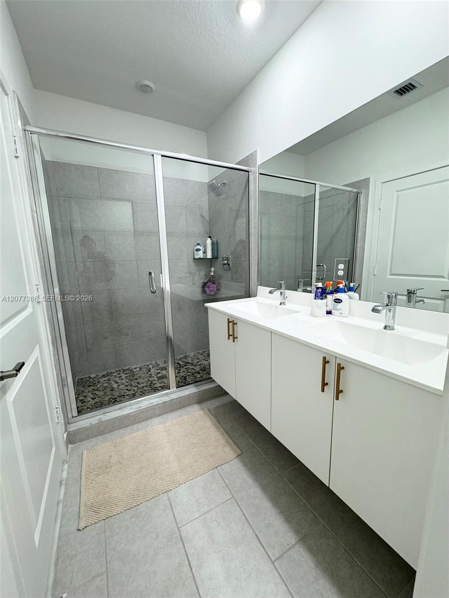 4867 Nw 84th Avenue Property Photo 11
