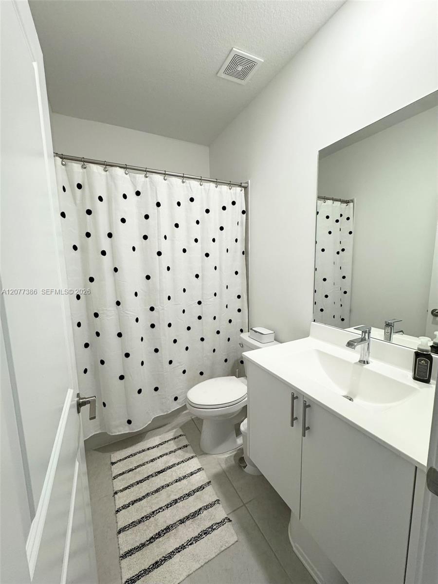 4867 Nw 84th Avenue Property Photo 14