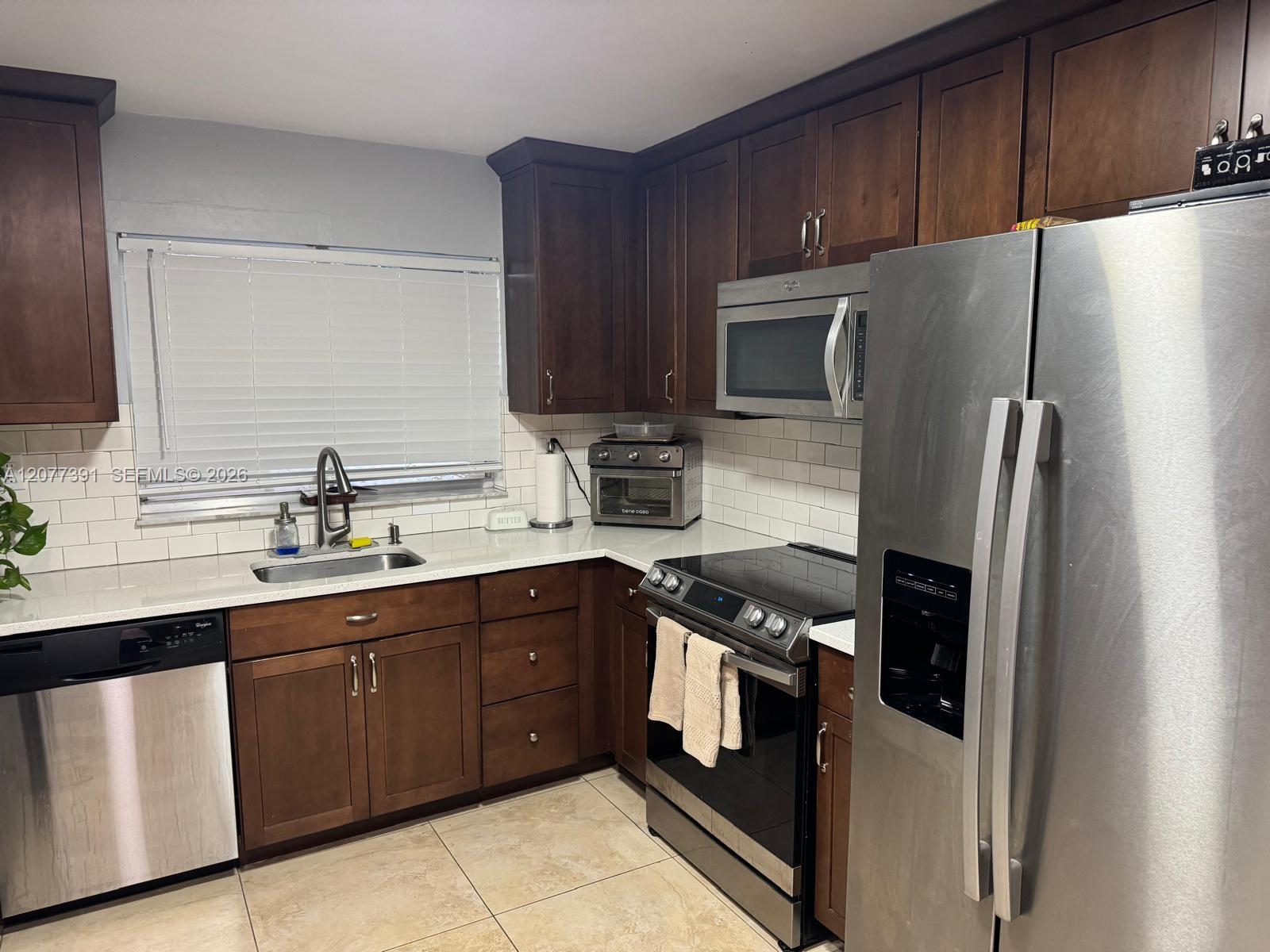 A12077391 Property Photo 18