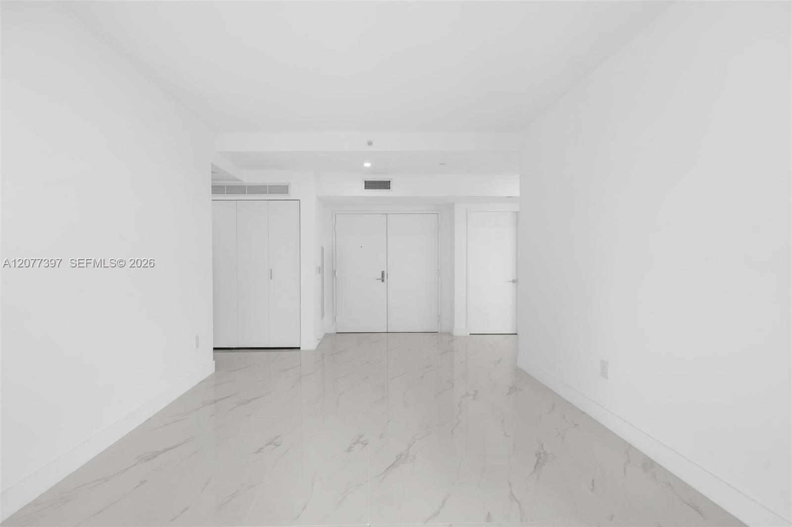 700 Ne 24 2607 Property Photo 9