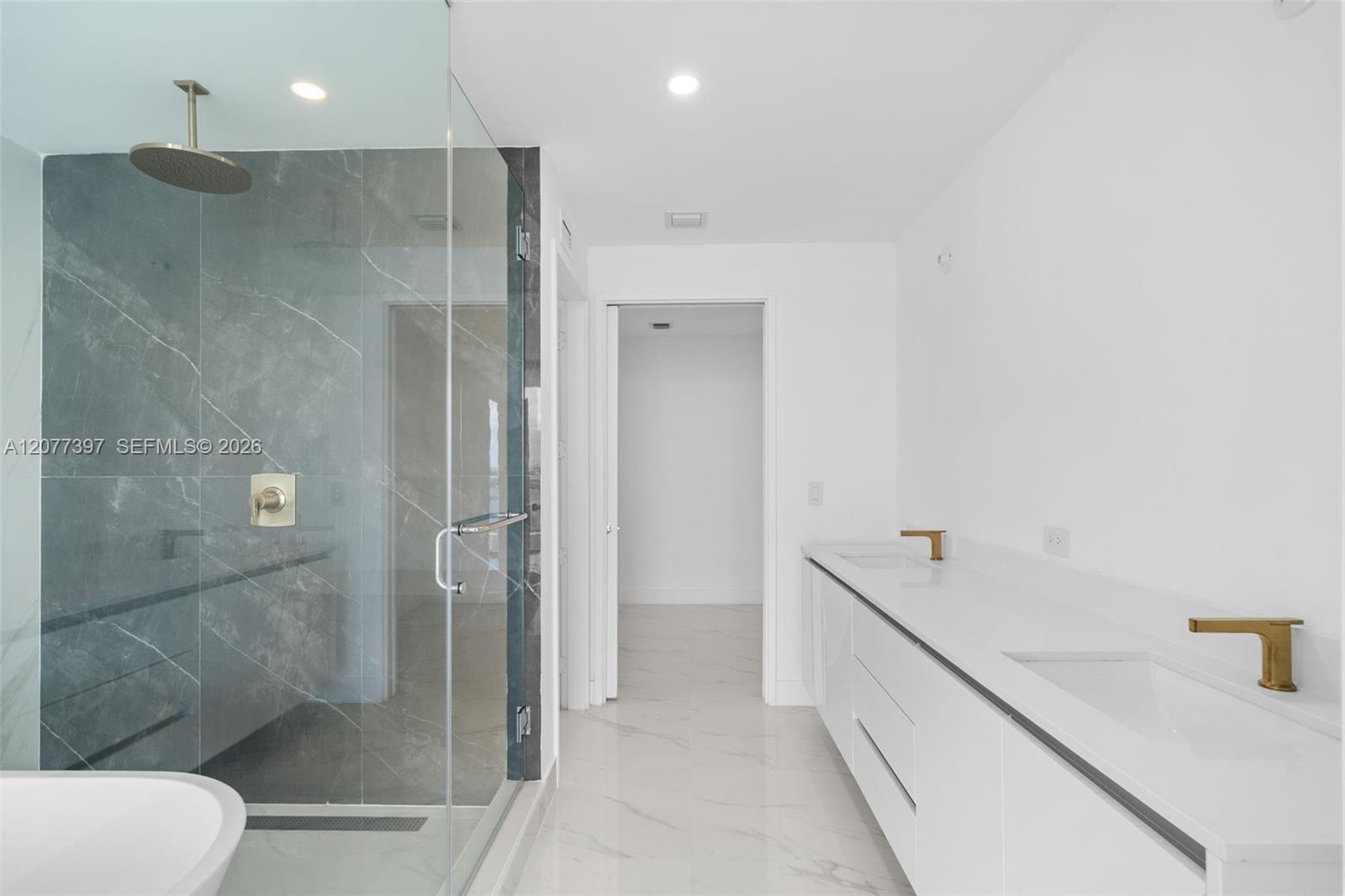 700 Ne 24 2607 Property Photo 25