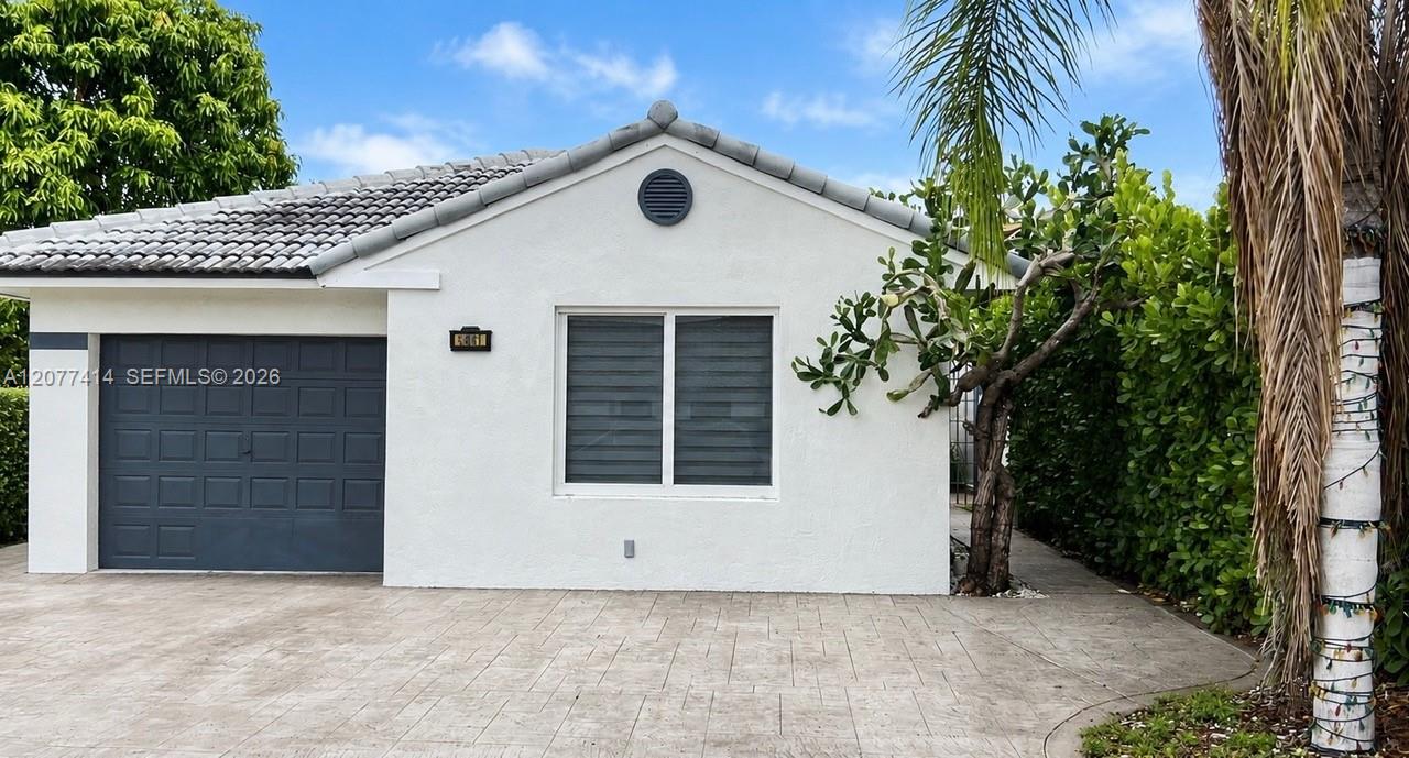 5861 SW 149th Court