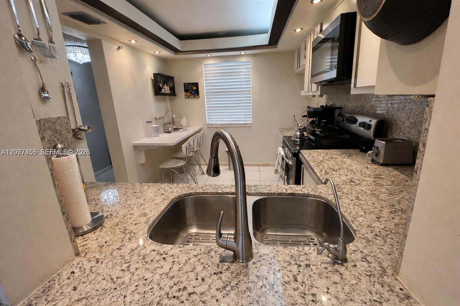 3910 Inverrary Boulevard 603-b Property Photo 9