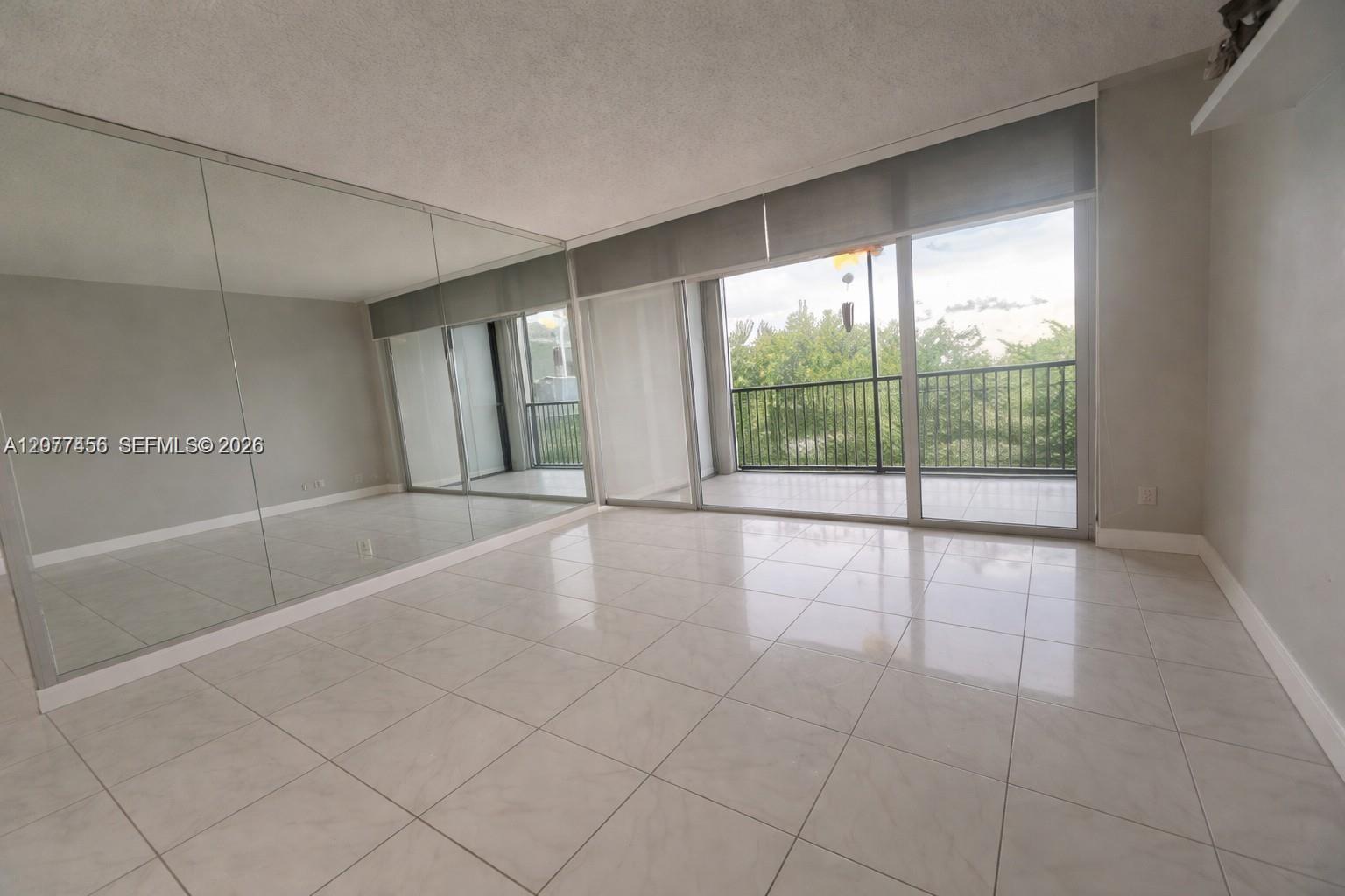 3910 Inverrary Boulevard 603-b Property Photo 10