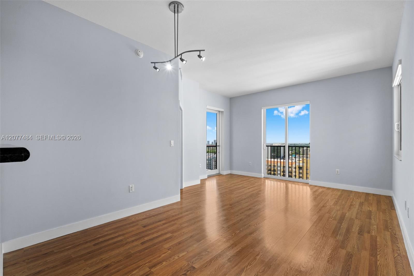 10 Aragon Avenue 1601 Property Photo 4