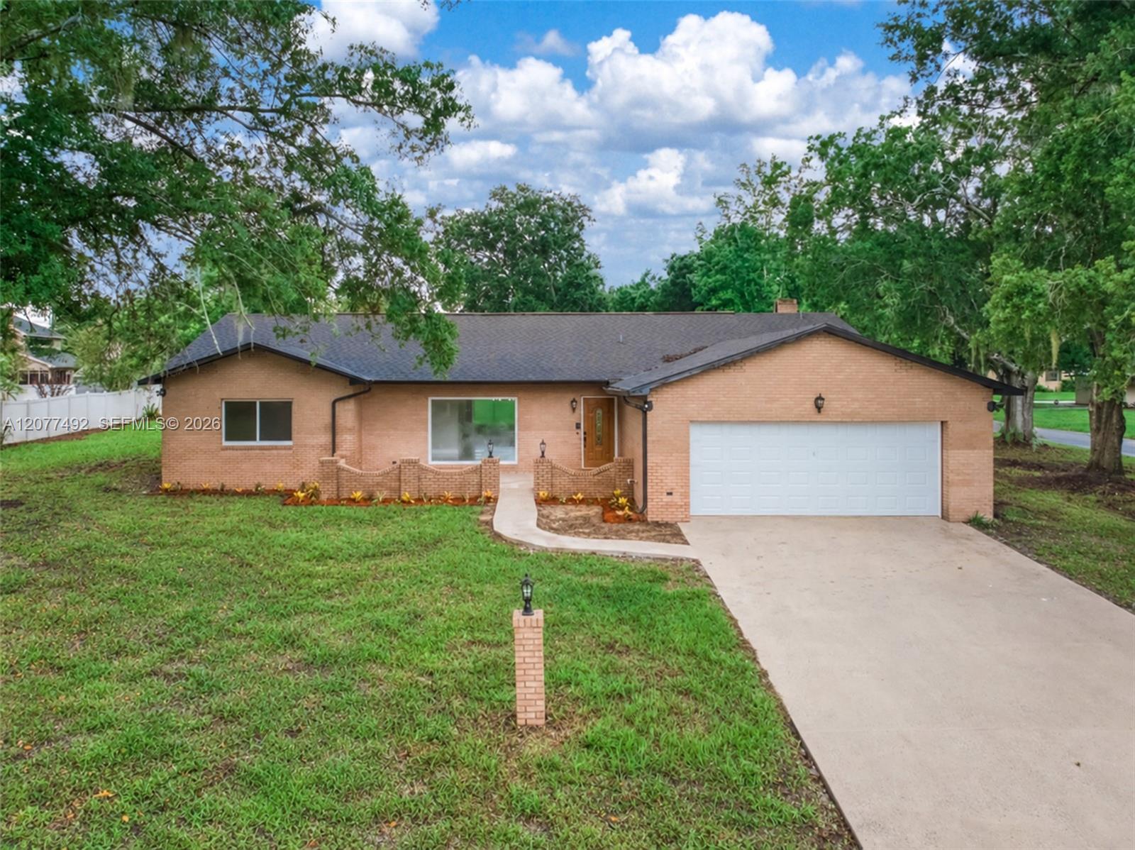 1050 Knollwood Circle Property Photo 1