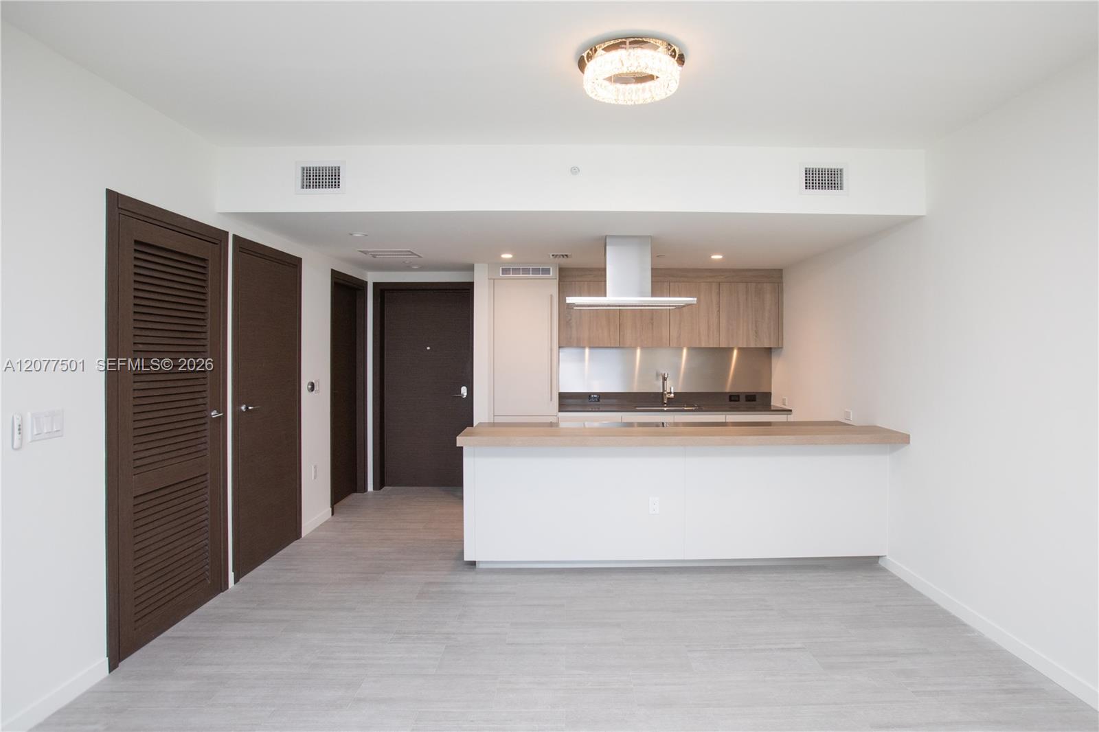 1000 Brickell Plaza 2610 Property Photo 3