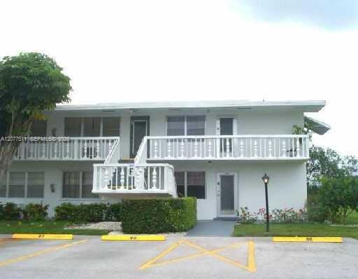 95 Kent F #95 Property Photo 1