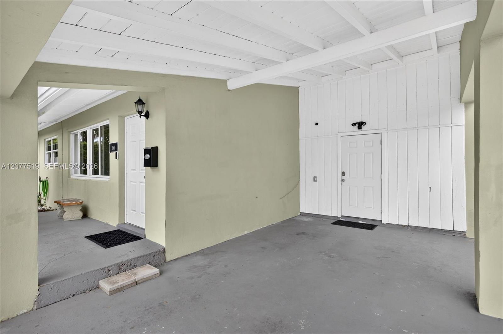 2061 Sw 38th Avenue Property Photo 12